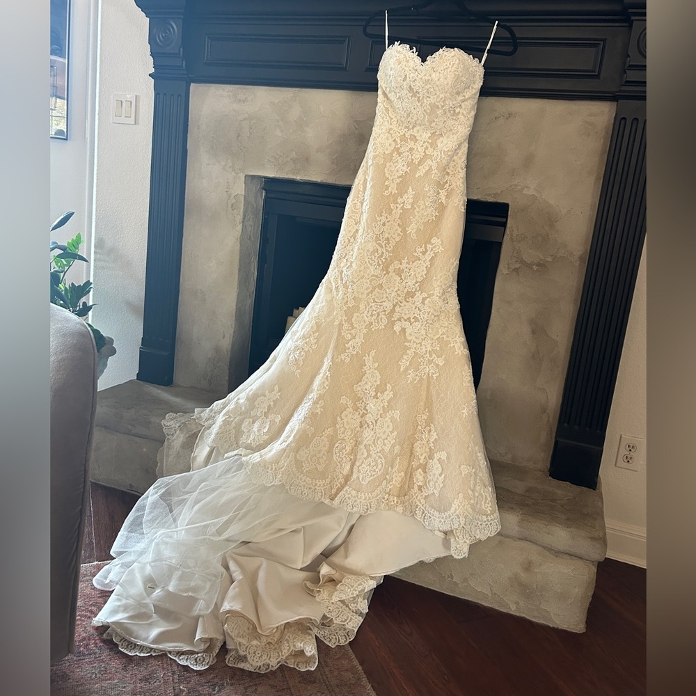 Pronovias Ivory Lace Strapless Mermaid Gown with Sweetheart Neckline